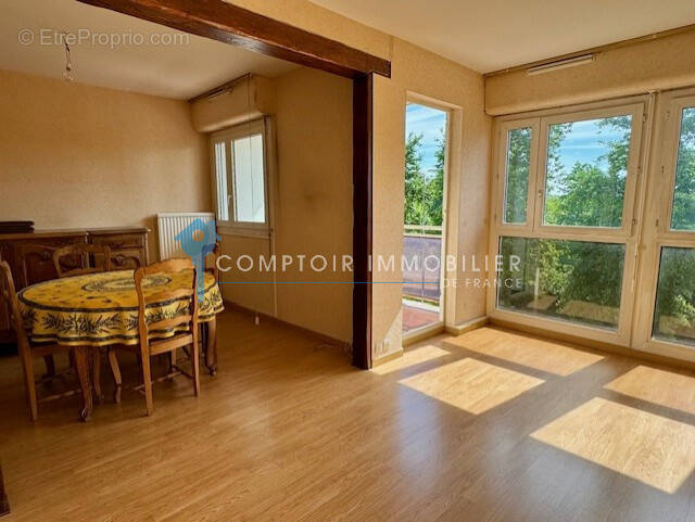 Appartement à CORBEIL-ESSONNES