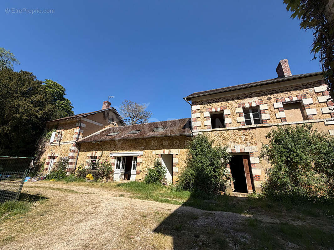 Maison à SAINT-SAUVEUR-EN-PUISAYE