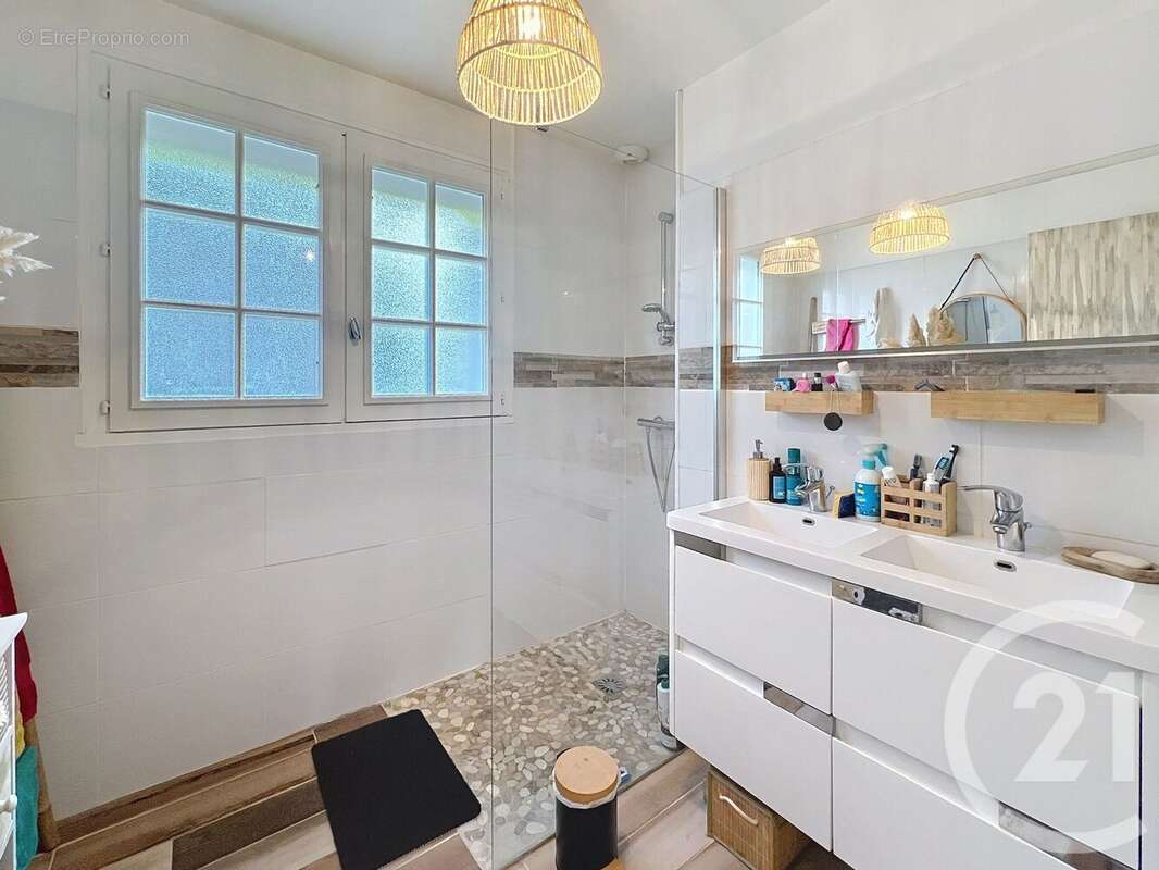 Maison à CORNEVILLE-SUR-RISLE