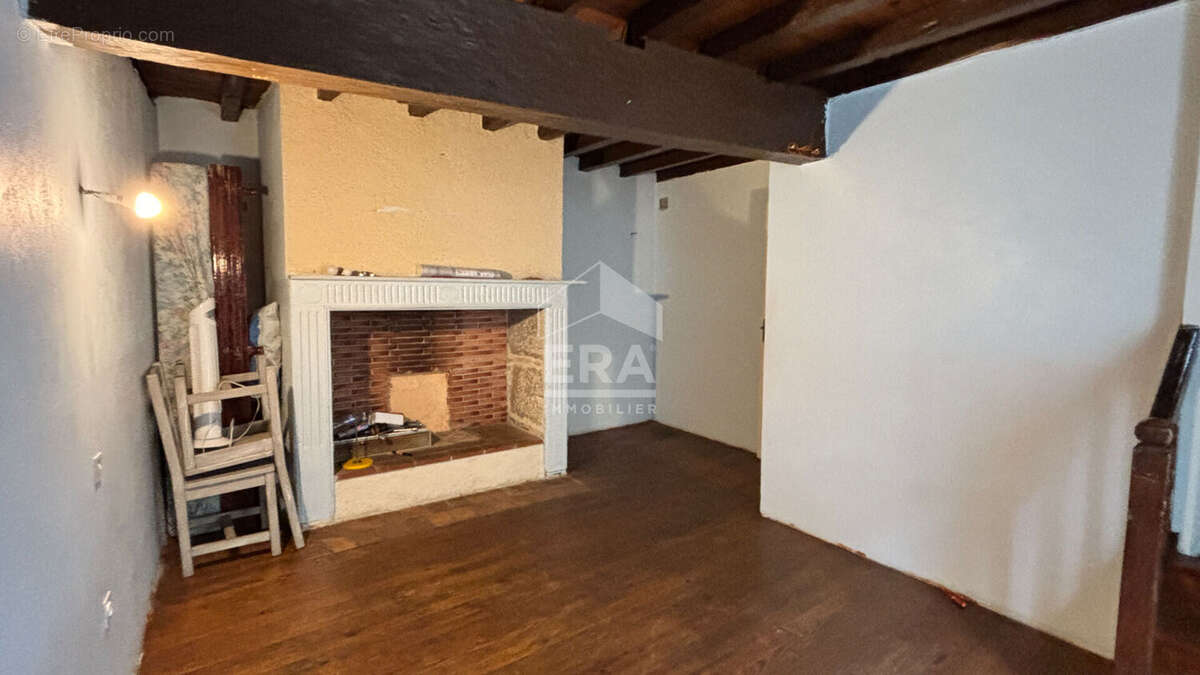 Maison à PORT-SAINTE-MARIE