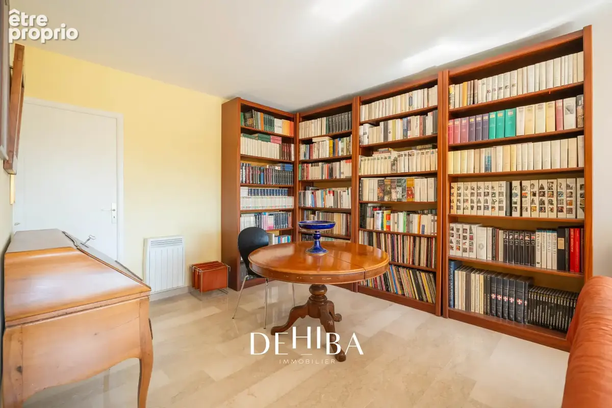 Carré d'or - appartement familial de 112m2 avec terrasse plein ciel, garage et cave - photo 6