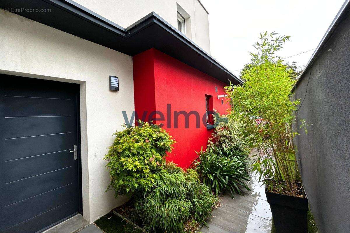 Maison à CHARBONNIERES-LES-BAINS