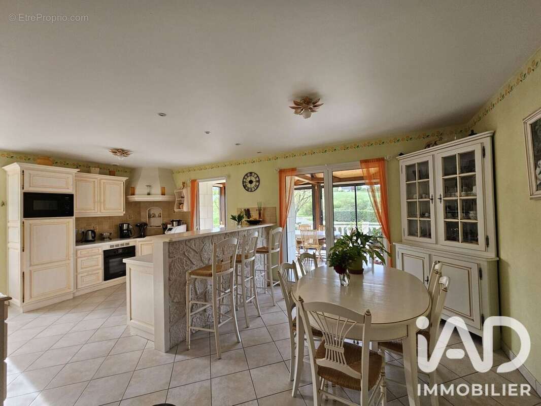 Maison 326 m² à Vouvray-Sur-Loir  - photo 5