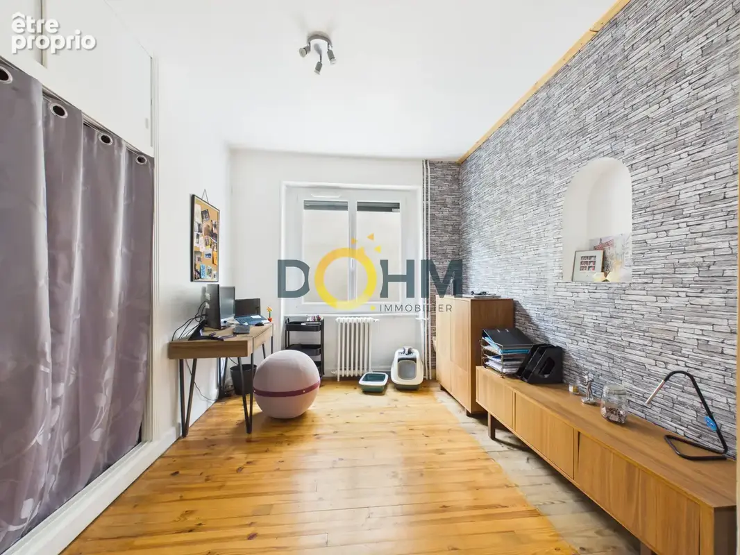 Nouveauté à Brioude ! Magnifique maison en pierre de 200 m2 entièrement rénovée, offrant un cadre de vie privi - photo 17