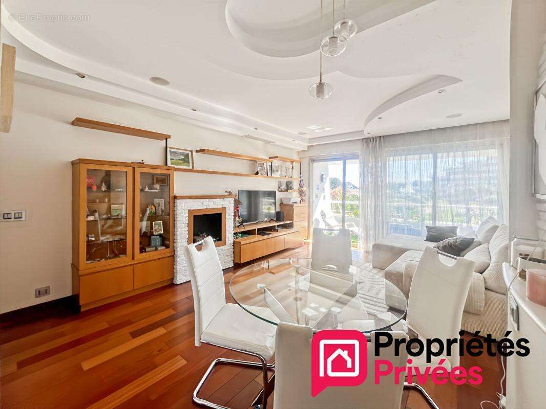 Appartement à VILLENEUVE-LOUBET