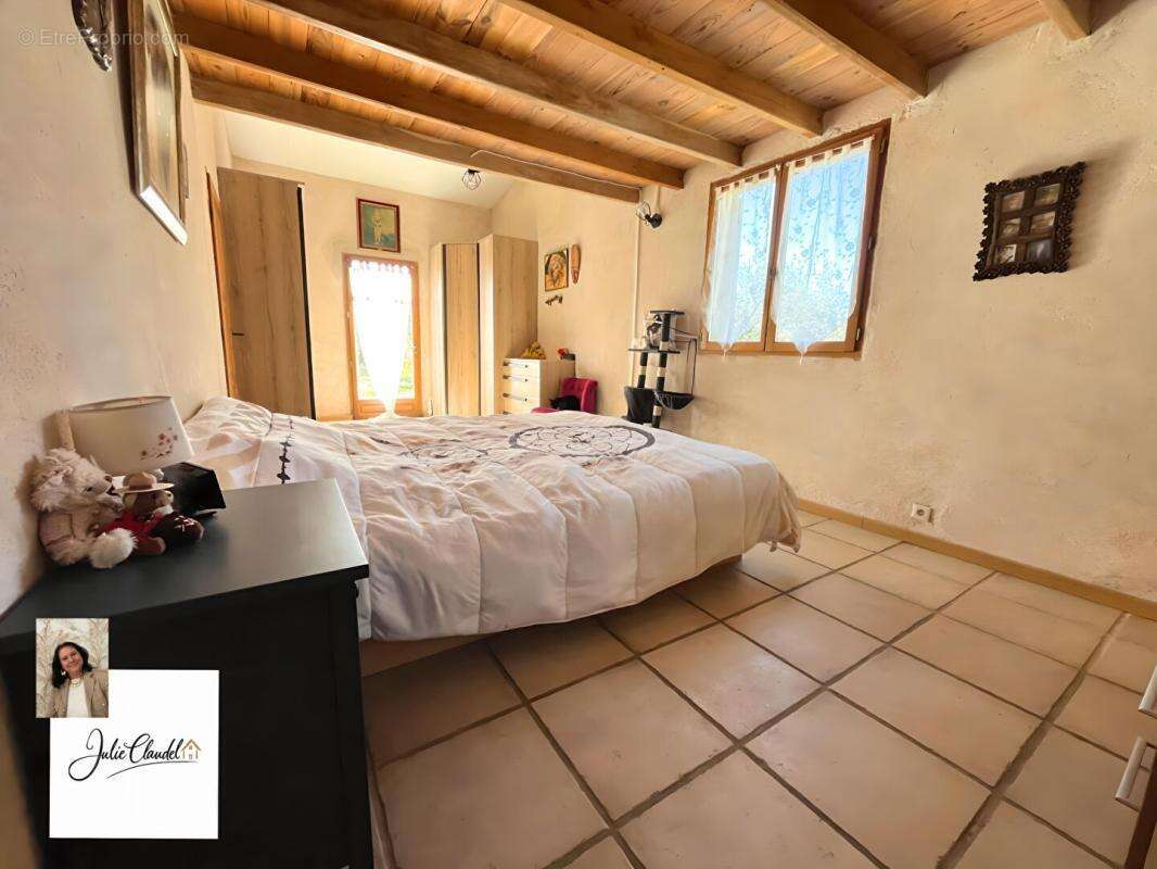 Maison à CHATEAUDOUBLE