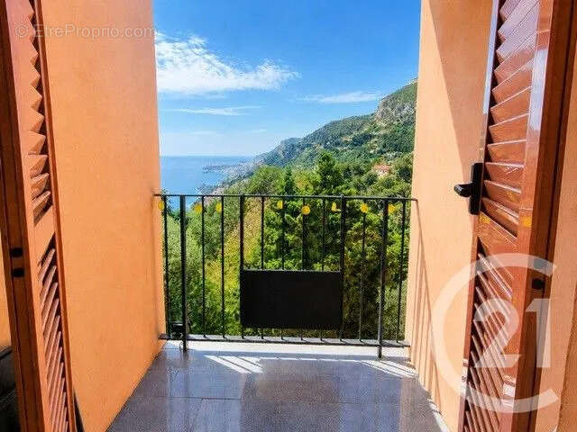 Appartement à ROQUEBRUNE-CAP-MARTIN