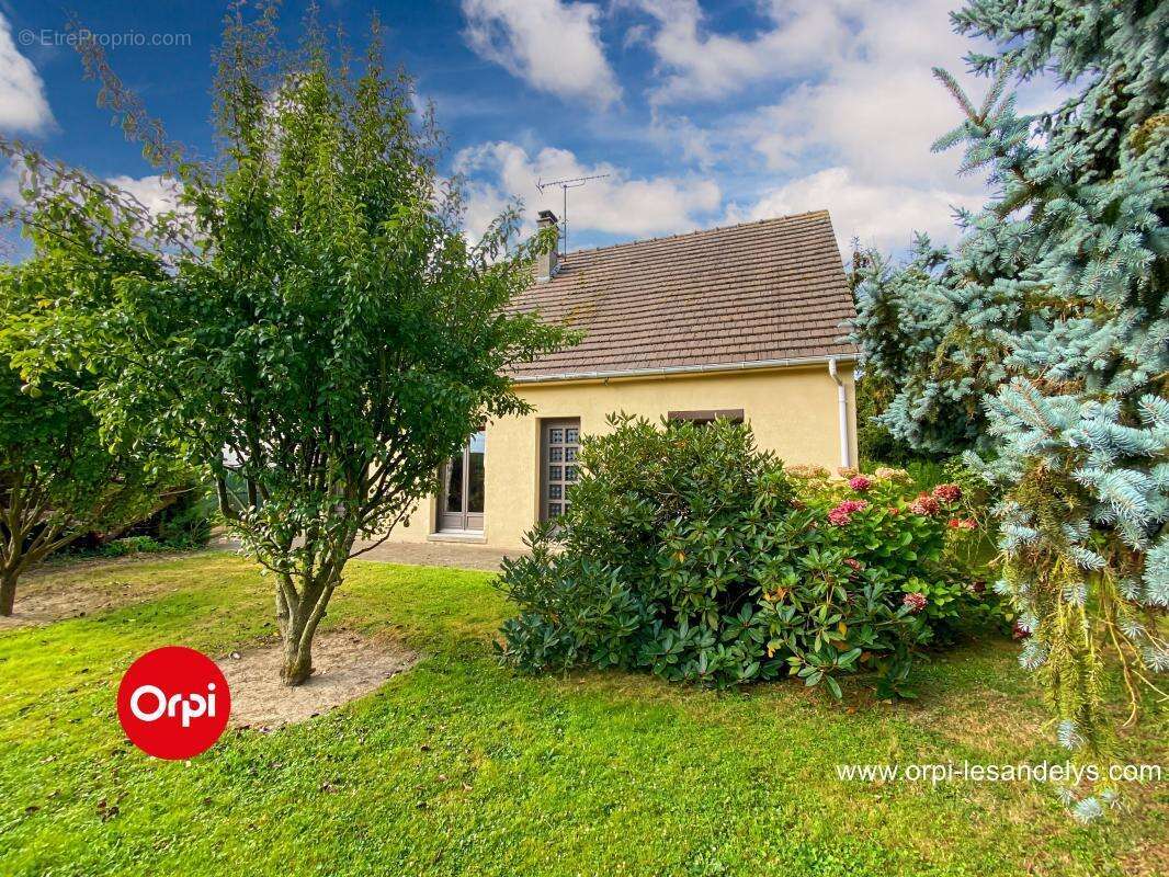 Maison à SAINT-CLAIR-SUR-EPTE