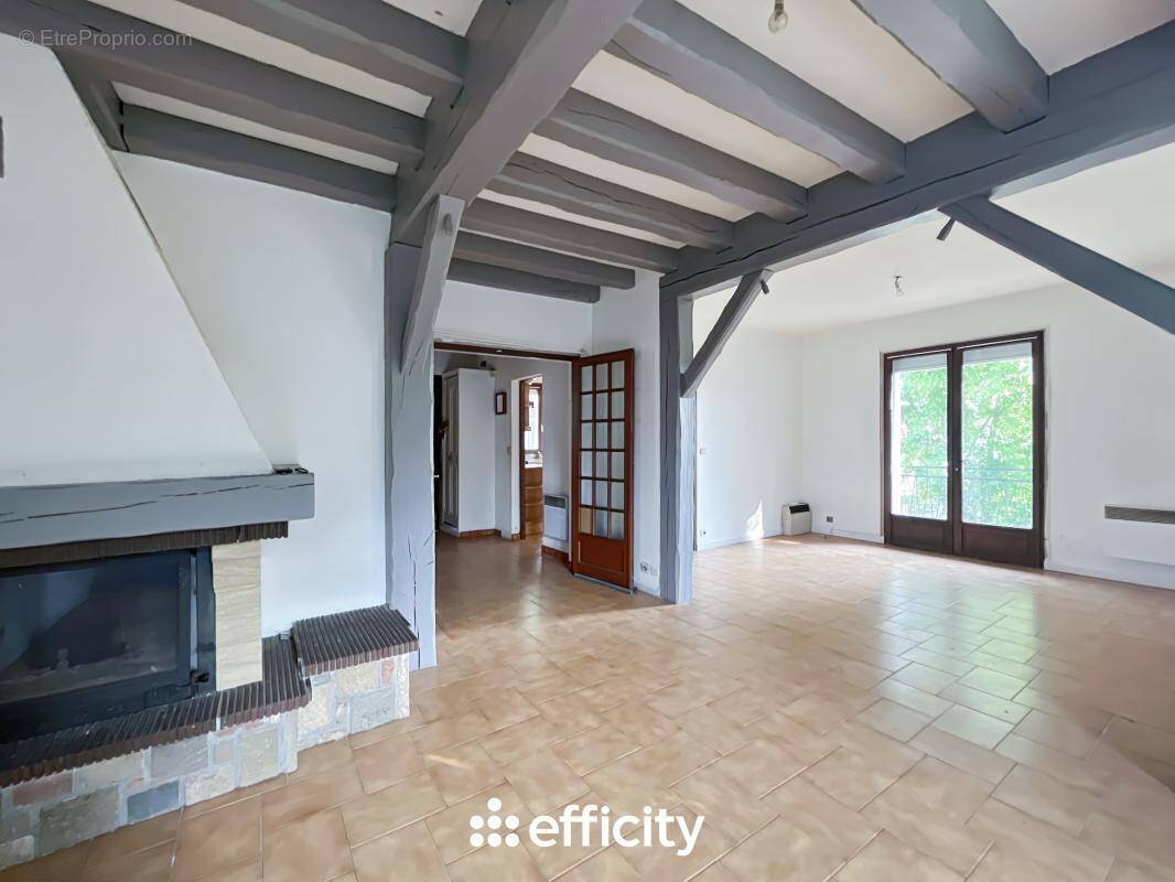 Maison à COULOMMIERS