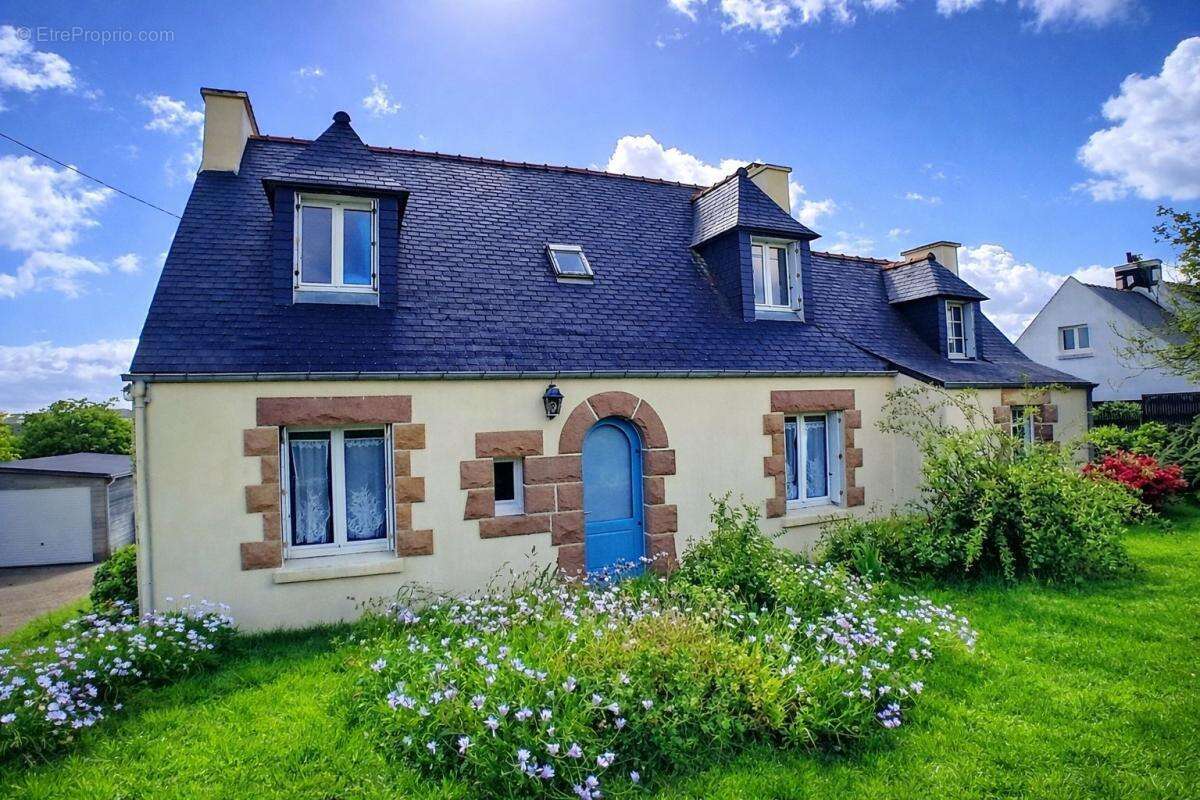 Maison à PLOUGASNOU