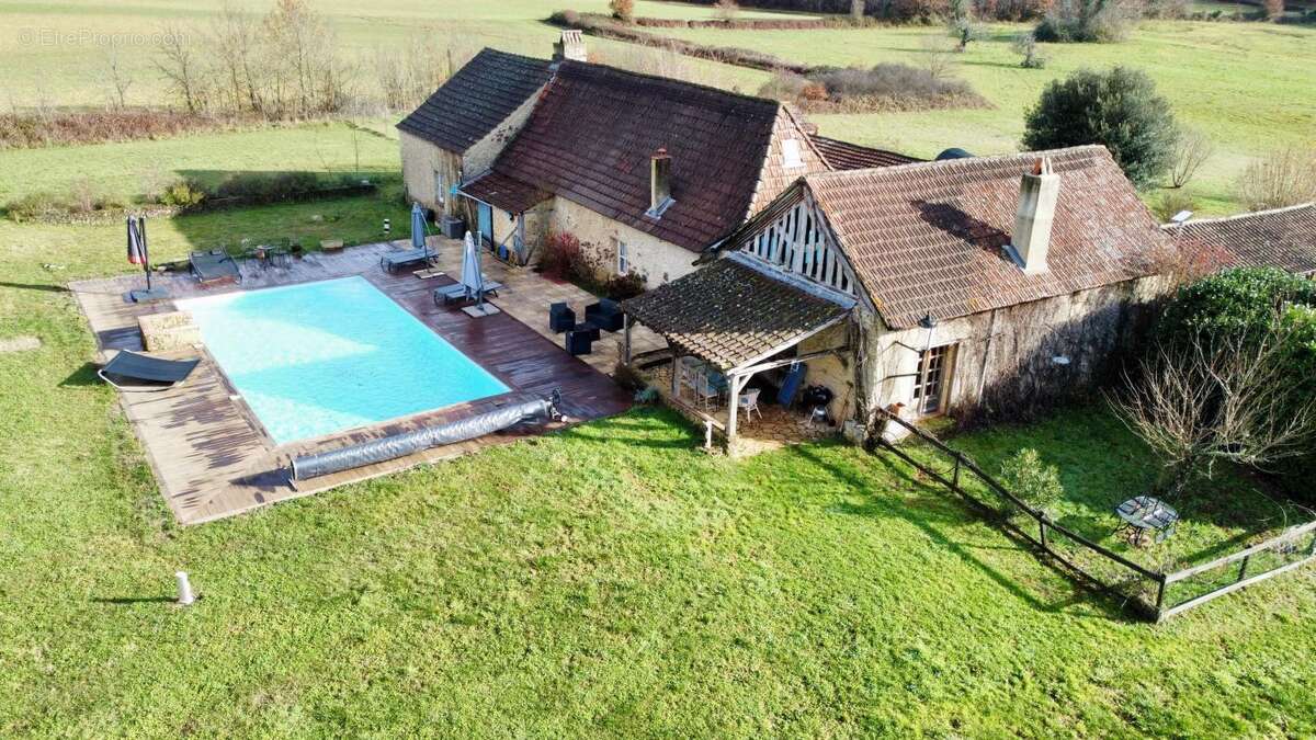 Maison à SAINTE-ALVERE