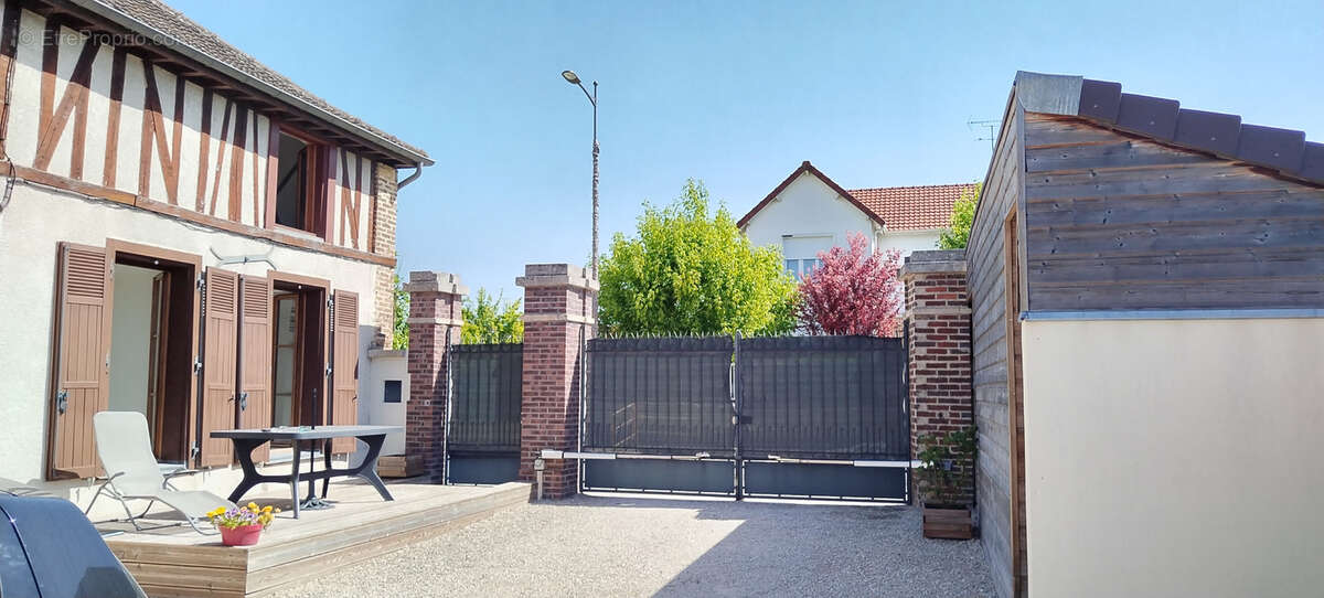 Maison à SAINT-ANDRE-LES-VERGERS