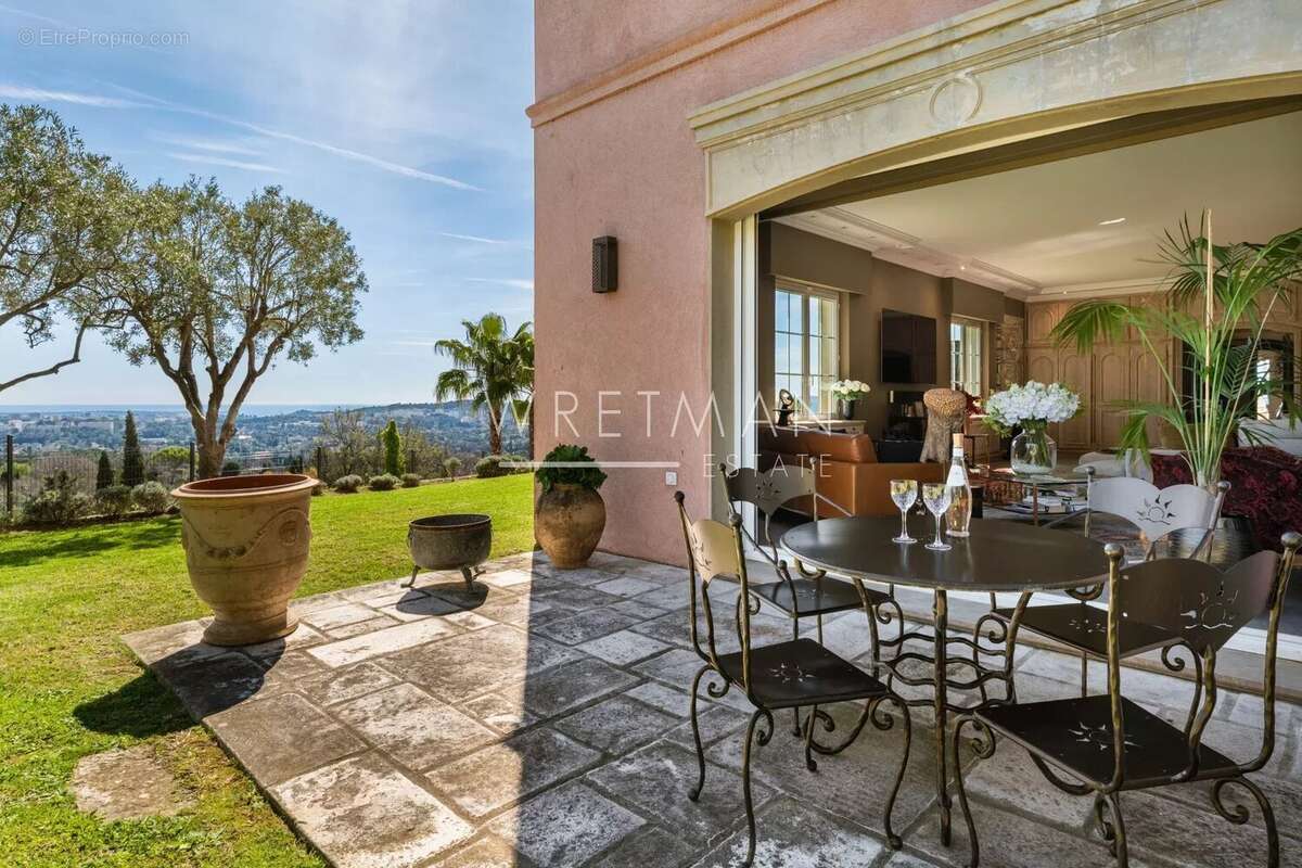 Maison à MOUGINS