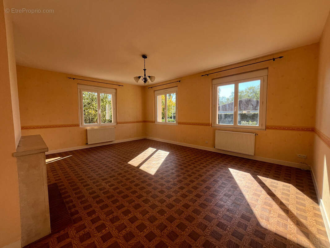 Maison à CASTELMORON-SUR-LOT