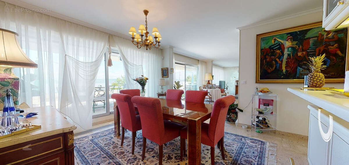 Appartement à EVIAN-LES-BAINS