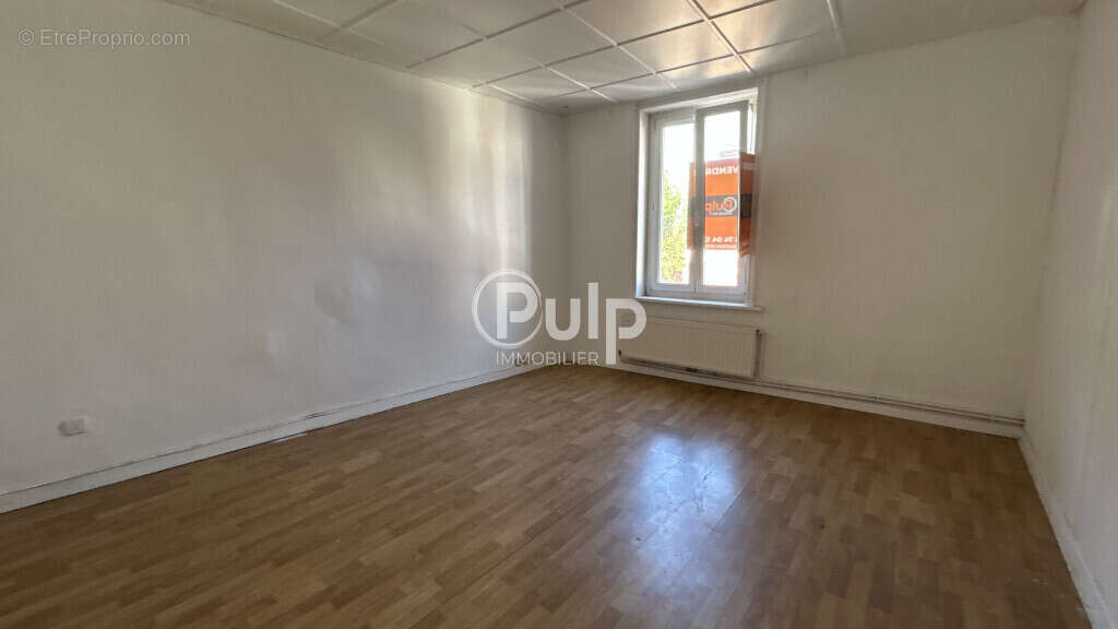 Immeuble de rapport. Maison et commerce - photo 9