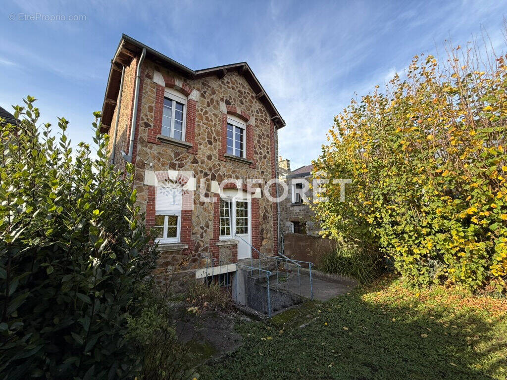 Maison à SAINT-GEORGES-DES-GROSEILLERS