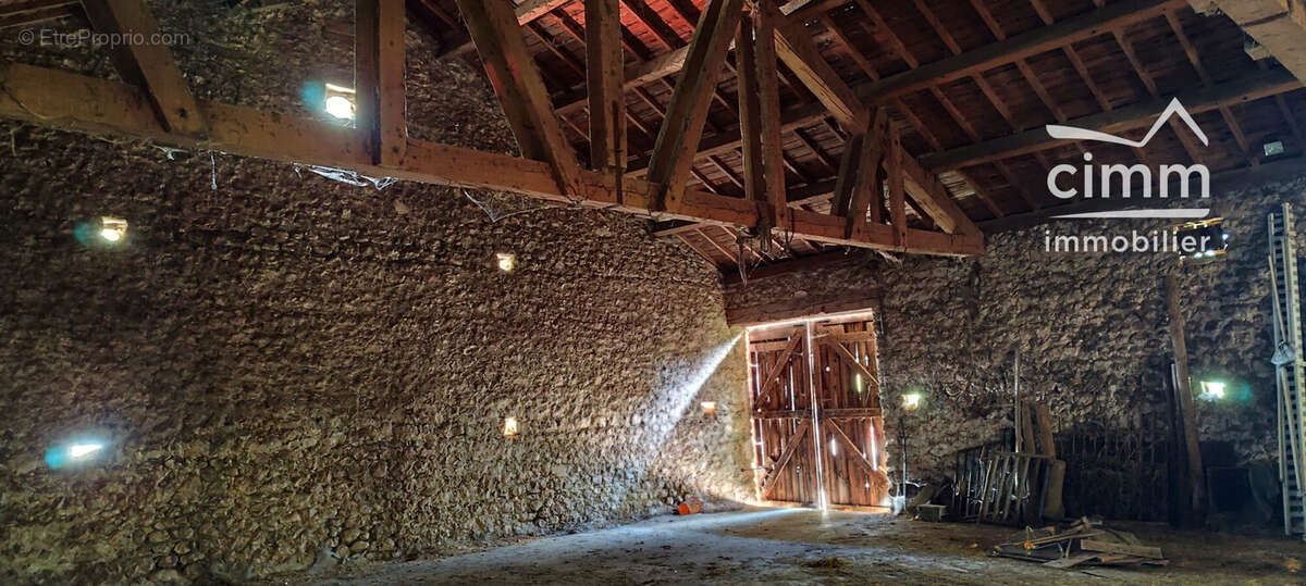 Commerce 484 m² à Saint-Agnan-En-Vercors  - photo 3