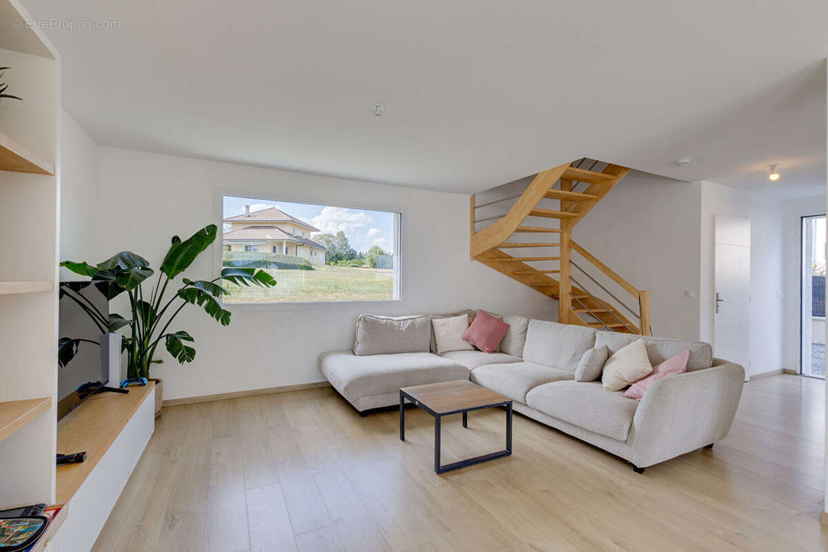 Maison à EXCENEVEX