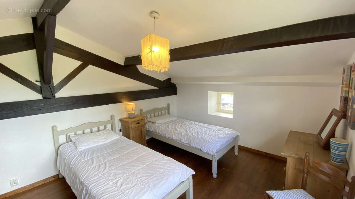 Maison à MORTAGNE-SUR-GIRONDE