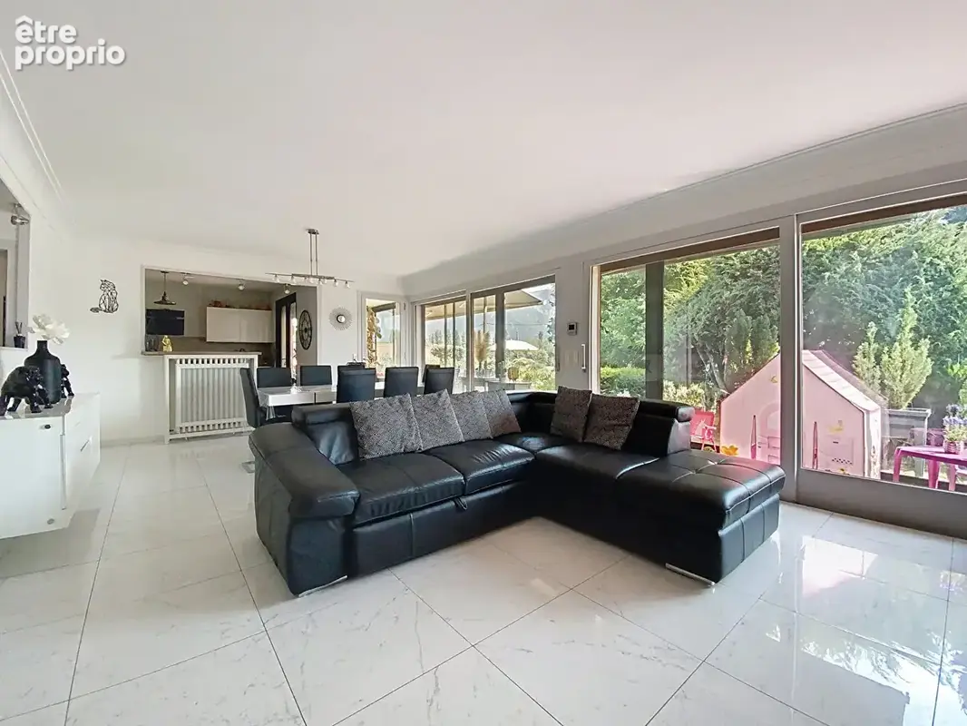 Maison familiale avec piscine ? Terrain 2 100 m² ? Carport - photo 3