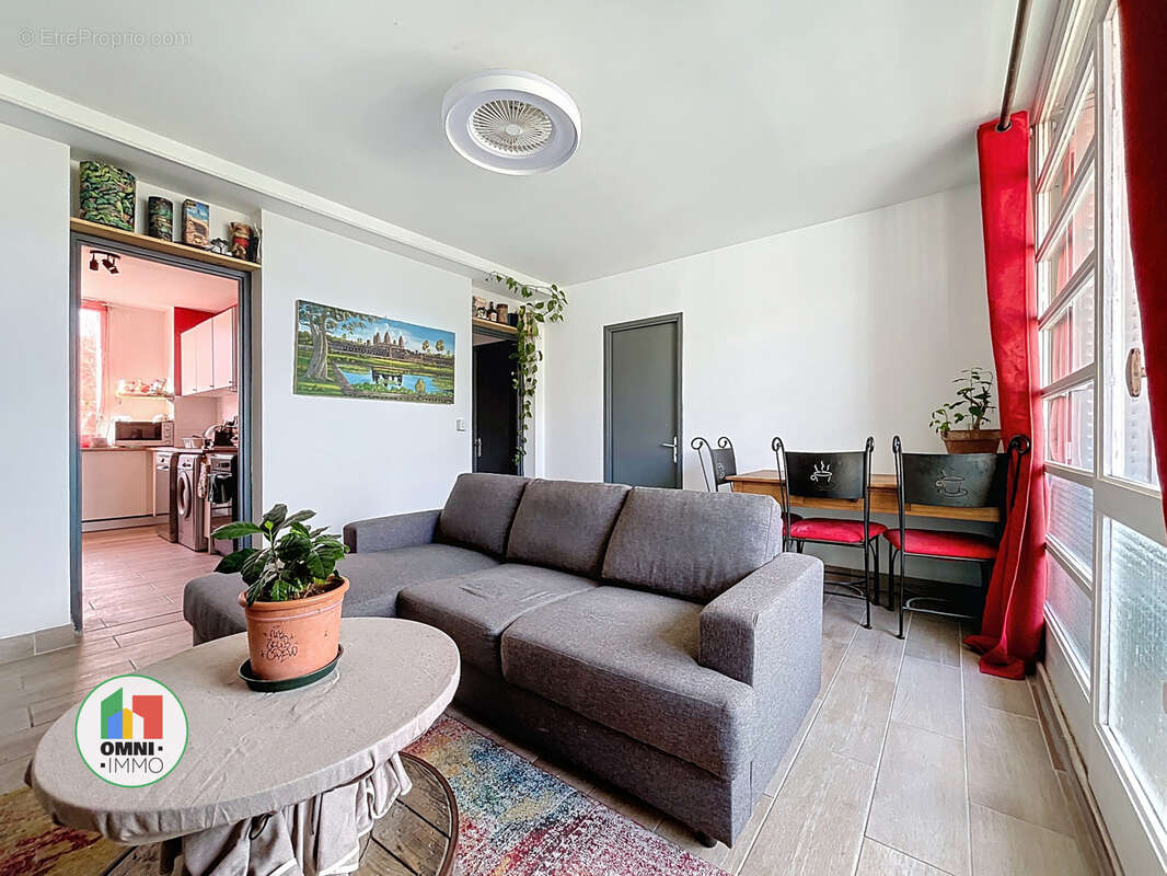 Appartement à PIERRE-BENITE