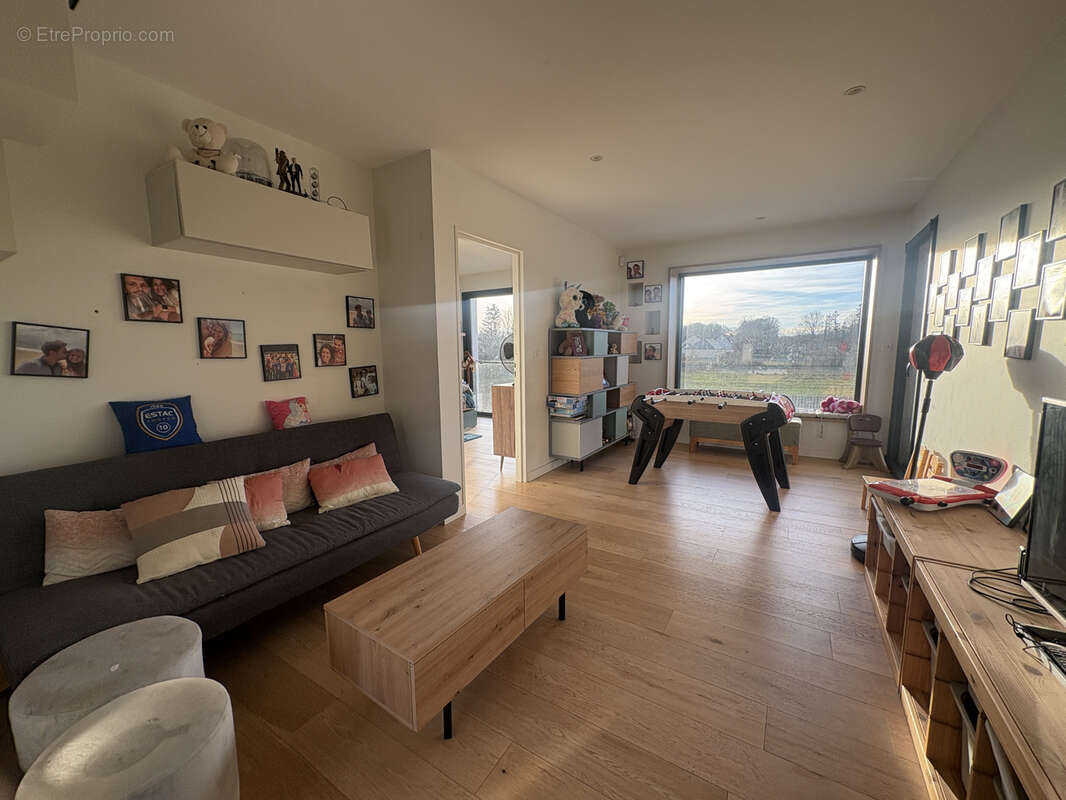 Maison à LA CHAPELLE-SAINT-LUC