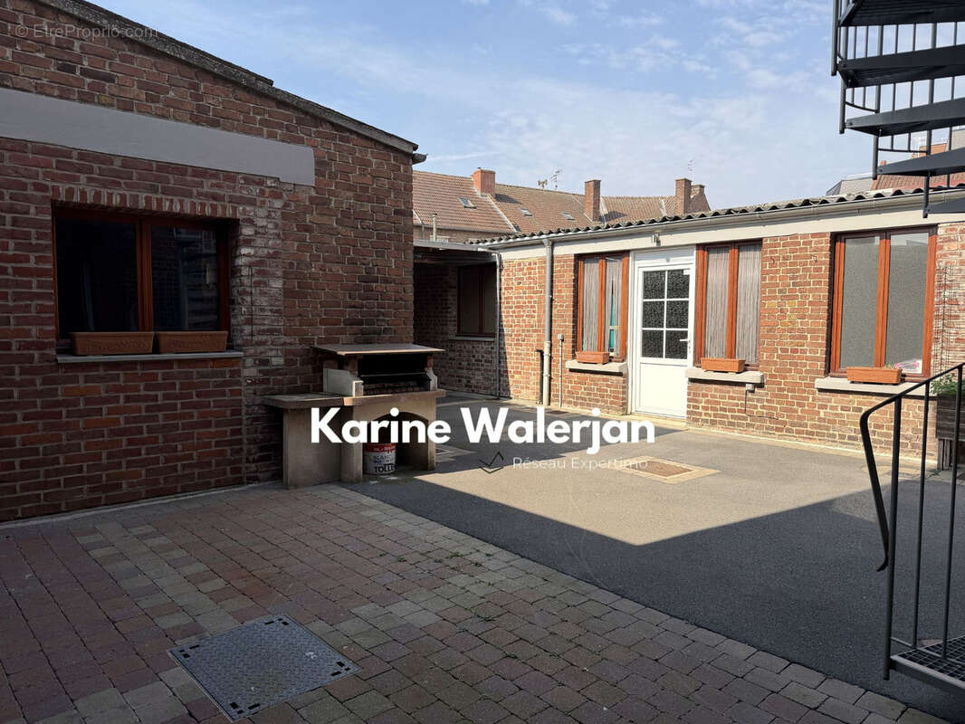 Maison à COURRIERES