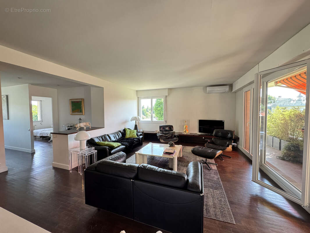 Appartement à SAINT-MAUR-DES-FOSSES