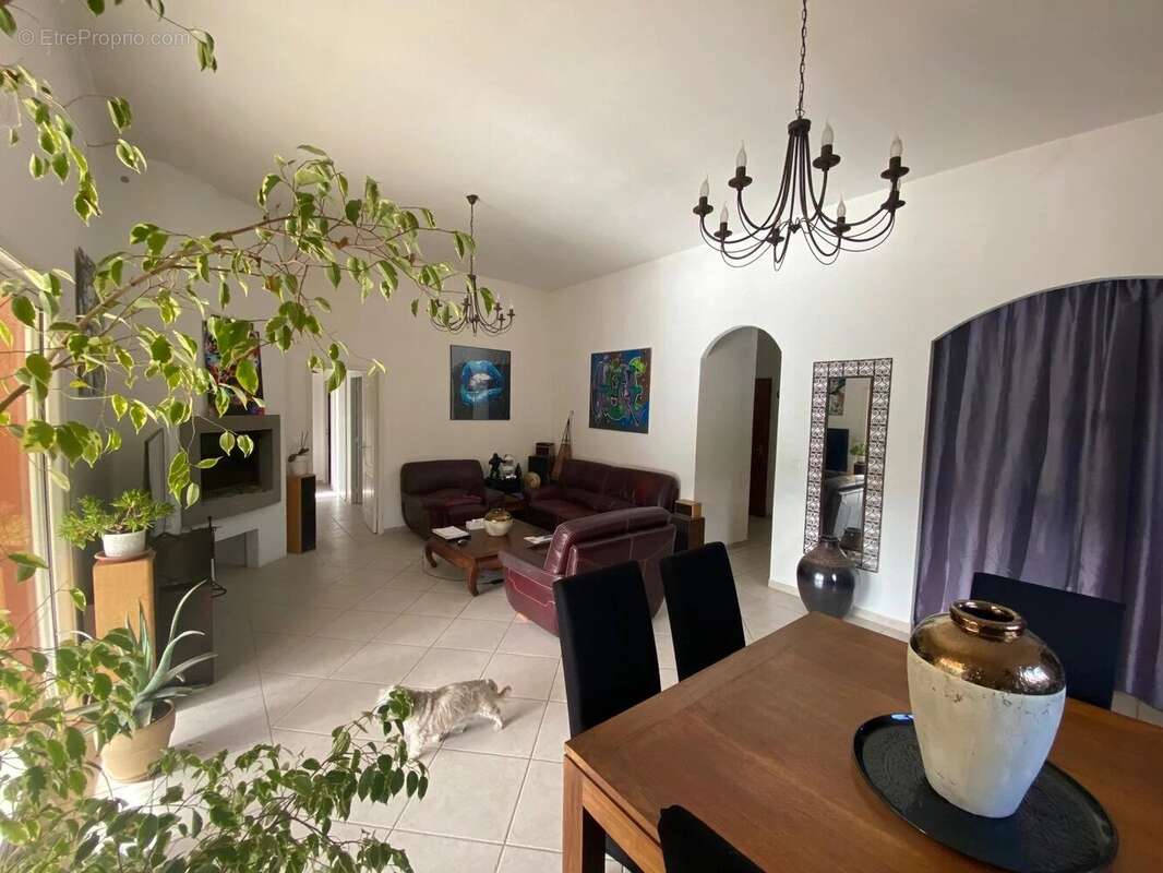 Maison à FORCALQUEIRET