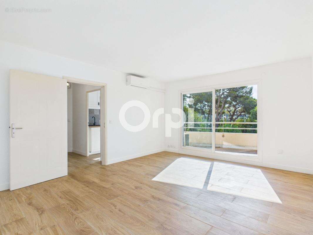 Appartement à MANDELIEU-LA-NAPOULE