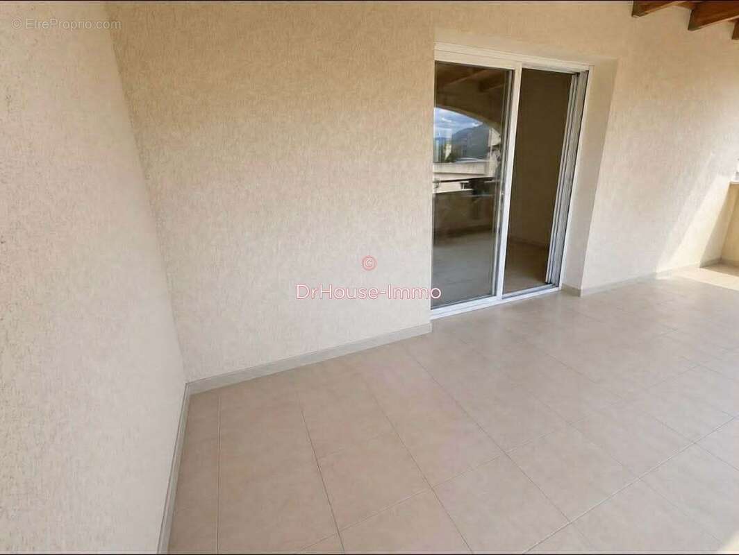Appartement à SARROLA-CARCOPINO