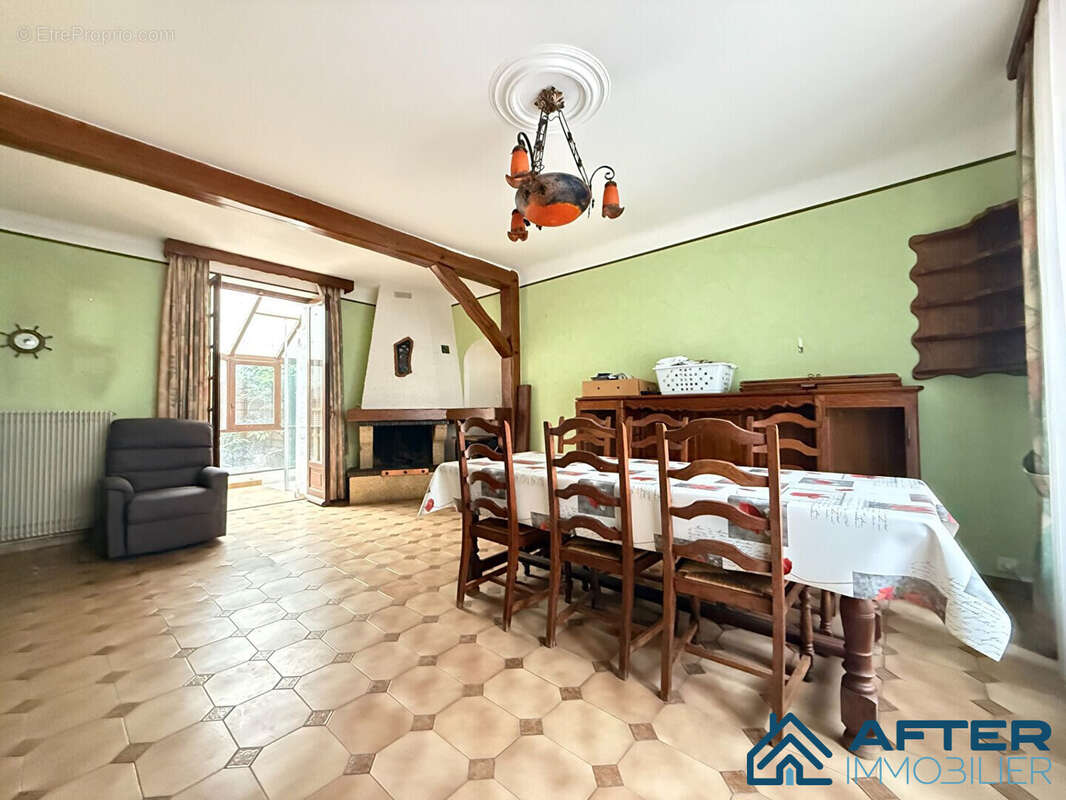 Maison à ROSIERES-AUX-SALINES