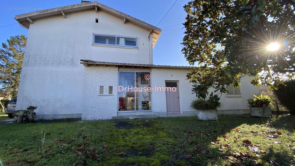 Maison à LA TOUR-DU-CRIEU