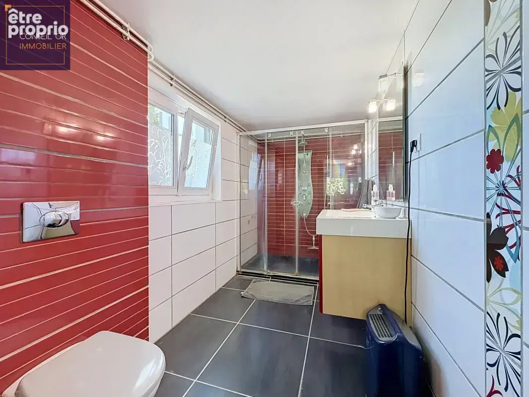 Maison T6 de 200 m² sur terrain de 1081 m² avec vue, au calme - photo 18