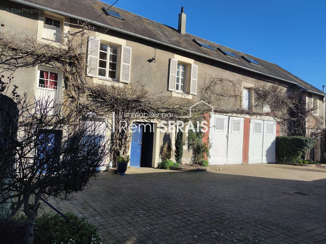 Domaine de charme avec dépendance de 300 m² - photo 12