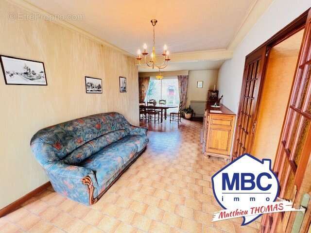 Maison à MONTREVAULT