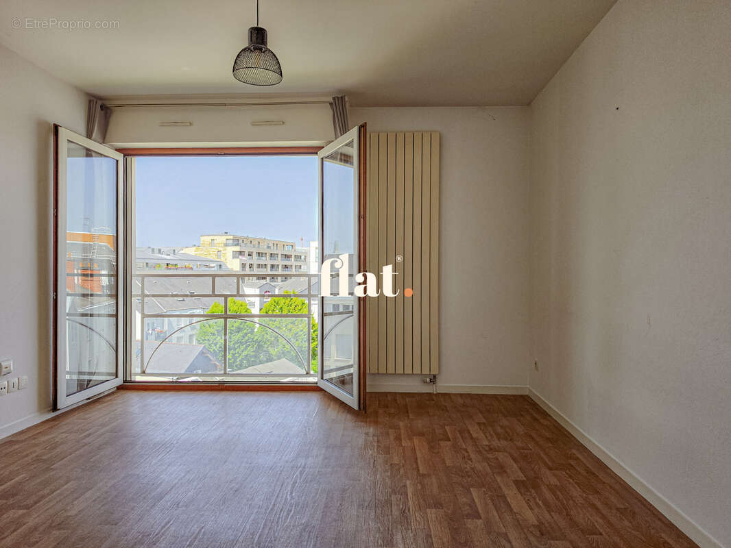Duplex T2  54 m2/ 5e et dernier étage / Quai Magellan - photo 3