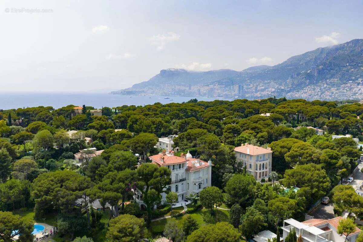 Appartement à ROQUEBRUNE-CAP-MARTIN