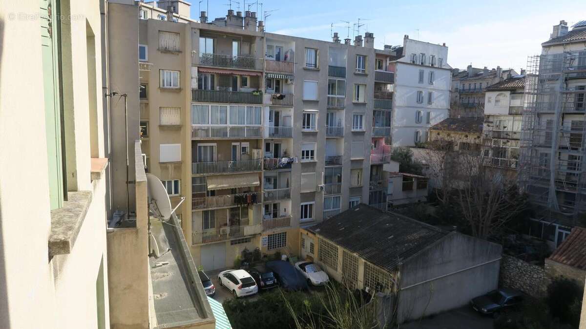 Appartement à MARSEILLE-4E