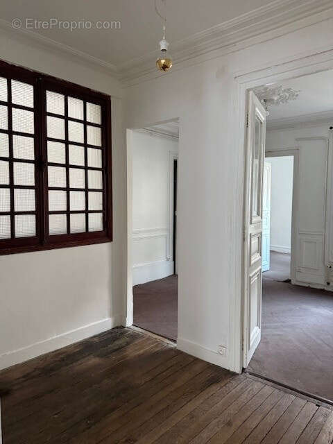 Appartement à PARIS-3E