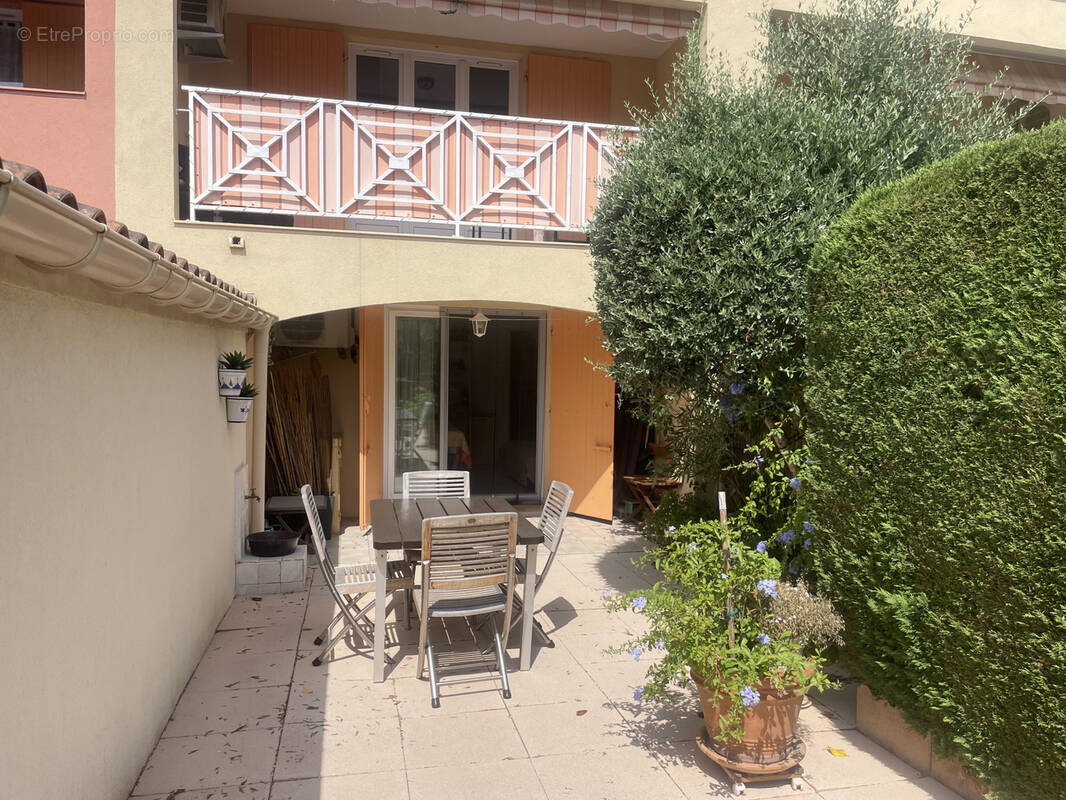 Appartement à LA CROIX-VALMER