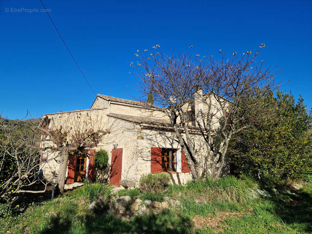 Maison à AUBRES