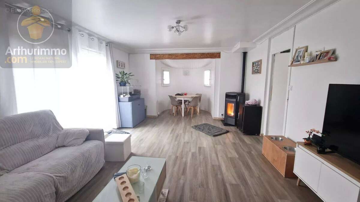 Maison à SAINT-ETIENNE-DE-MER-MORTE