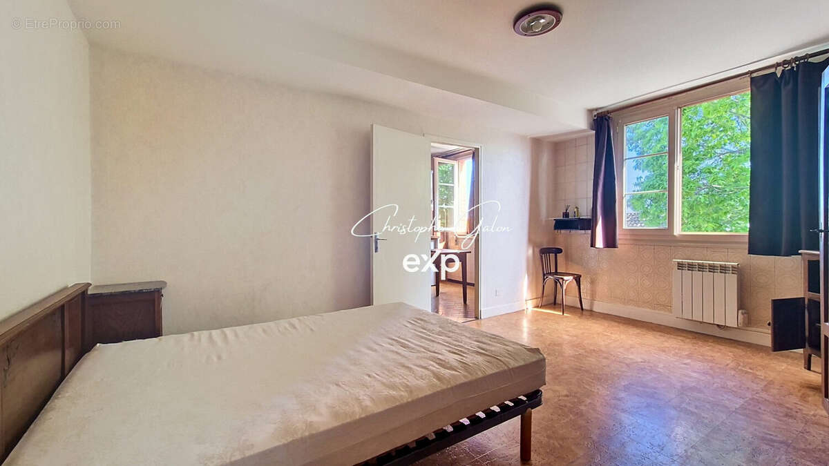 Appartement 339 m² à Bellac  - photo 4