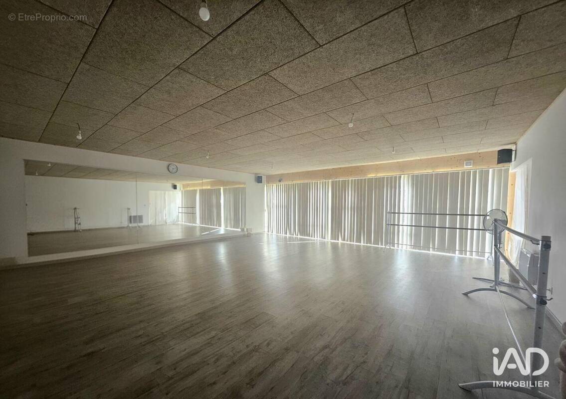 Photo 1 - Commerce à DAX