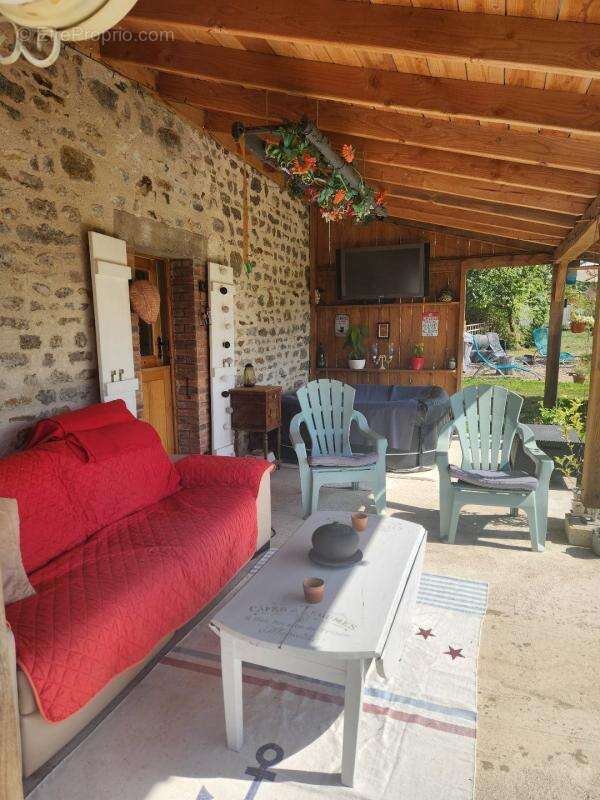 Maison à BUSSIERE-POITEVINE