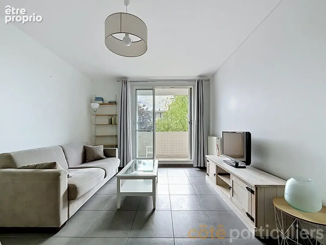 Appartement à SAINT-MAUR-DES-FOSSES