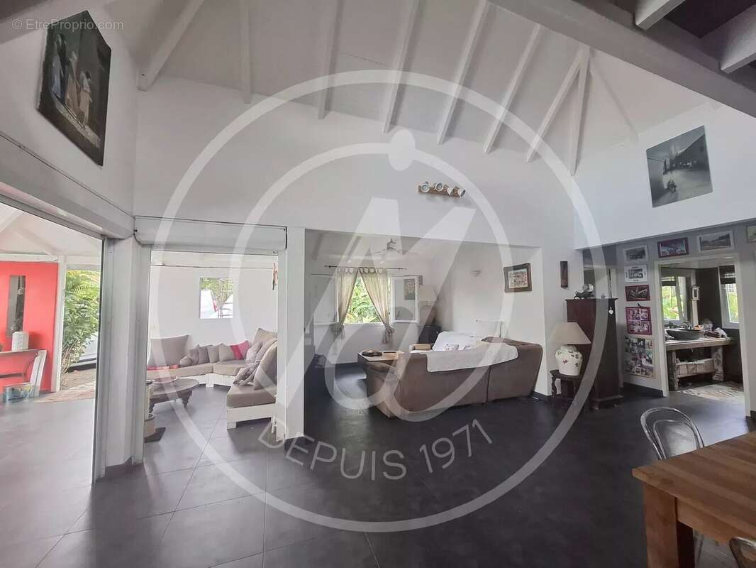 Maison à PETIT-BOURG