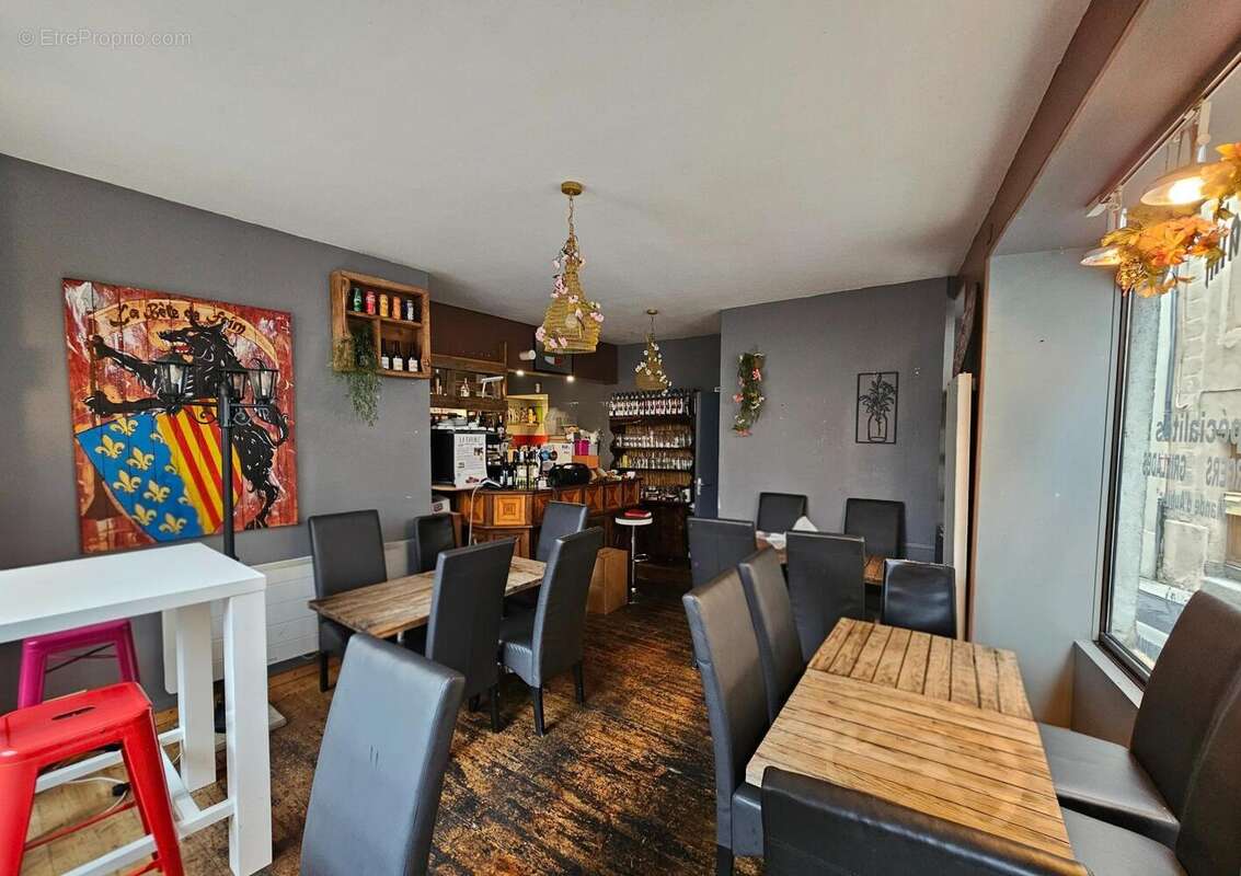 Photo 3 - Commerce à SAUGUES